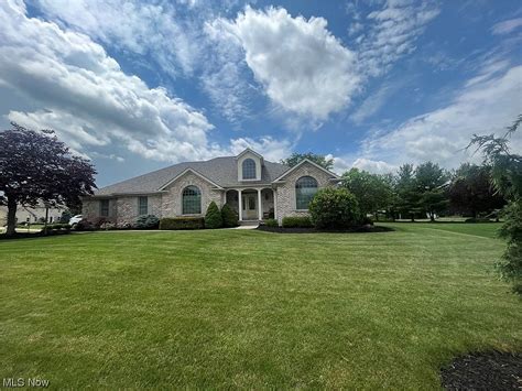 This home was built in 2021 and last sold on 2021-10-28 for 303,420. . Zillow canfield ohio